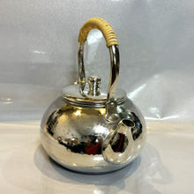 画像をギャラリービューアに読み込む, 純銀製 【清穂堂】湯沸し 1000cc 本間丑藏